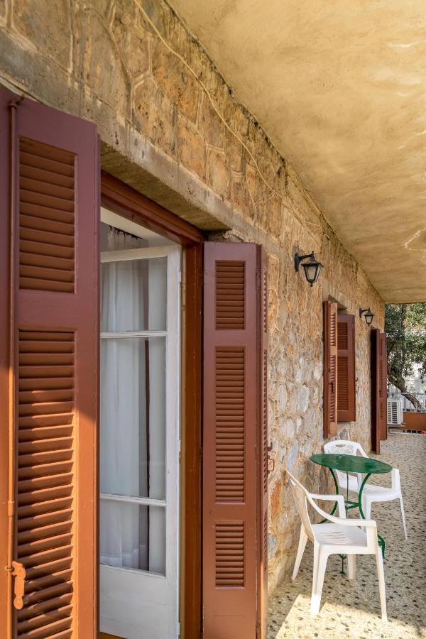 Chrysanthi Apartments Kardamyli Exterior photo